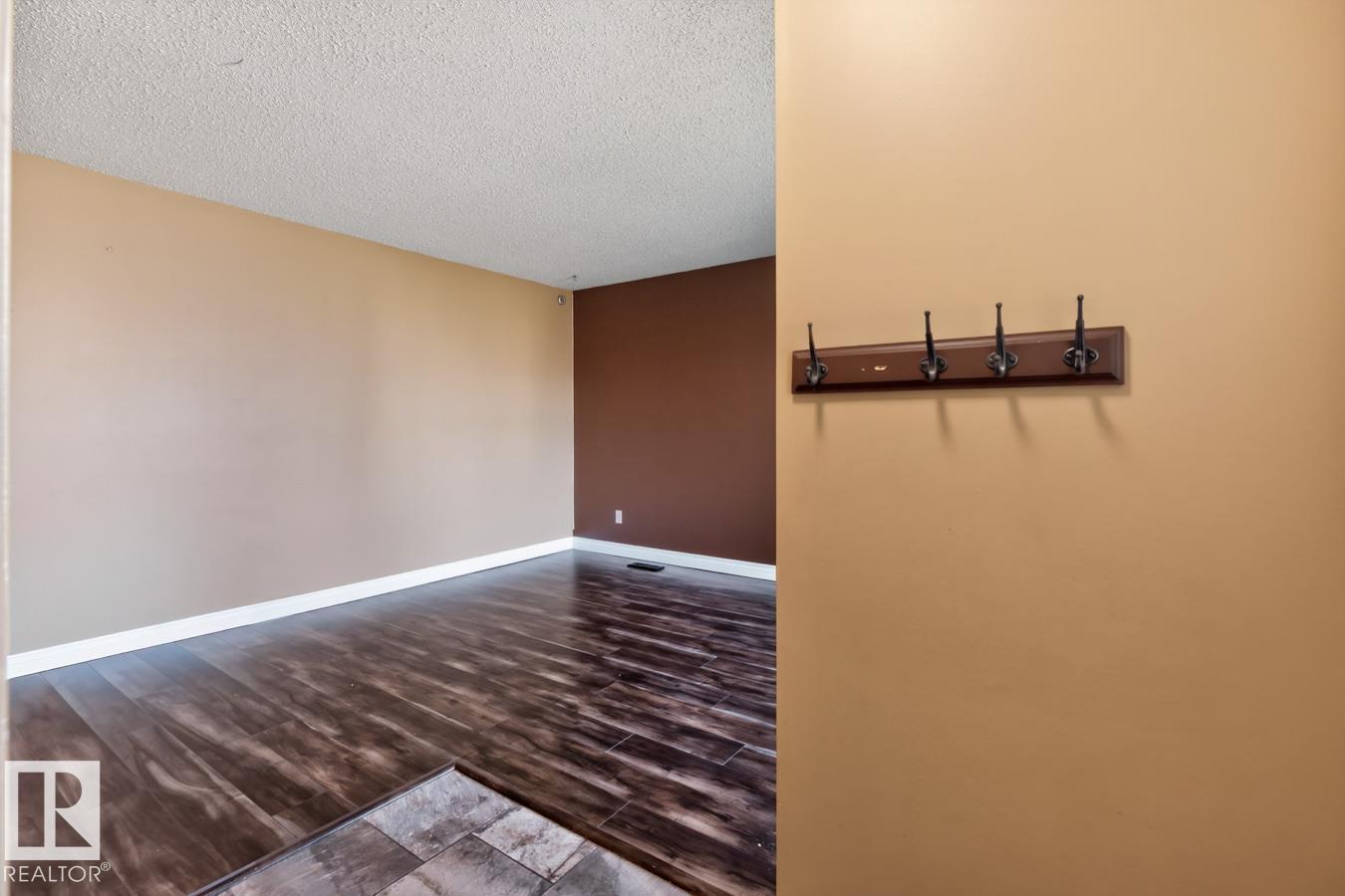 4003 41 AV NW, Kiniski Gardens, Edmonton photo 5