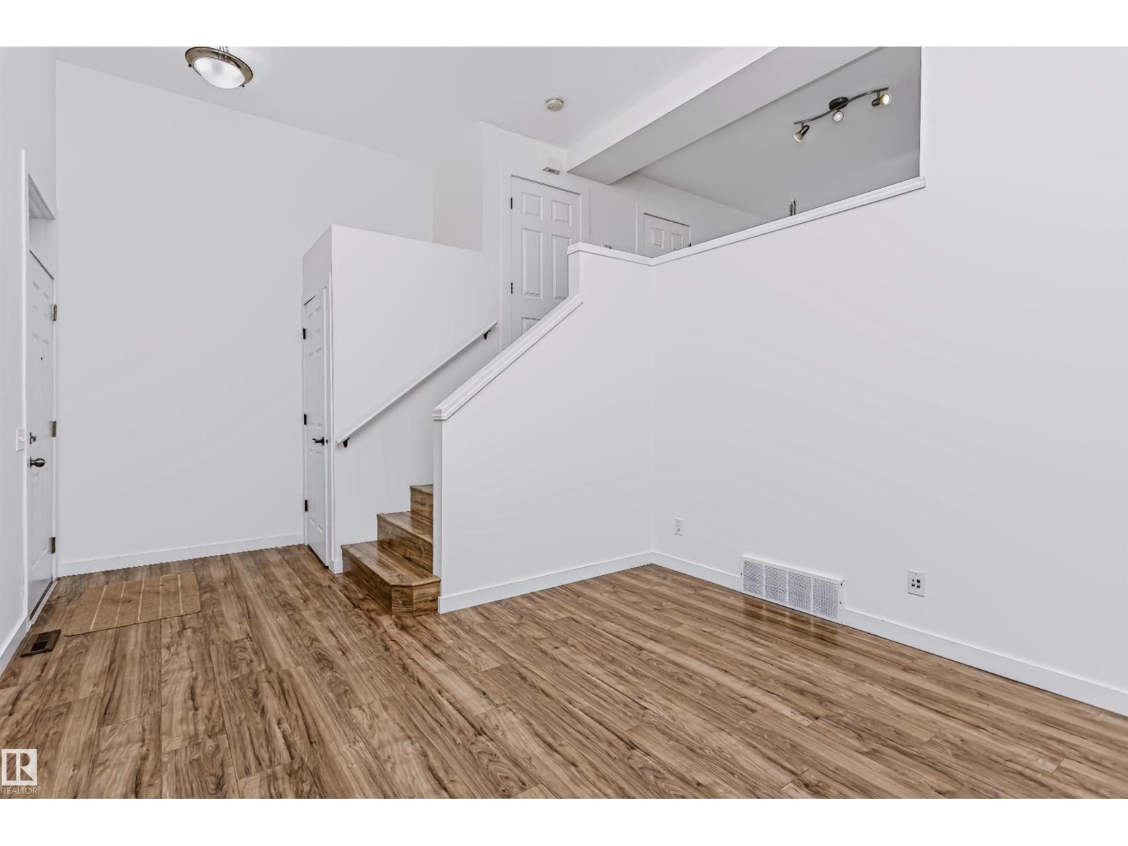 #66 8304 11 AV SW - 10