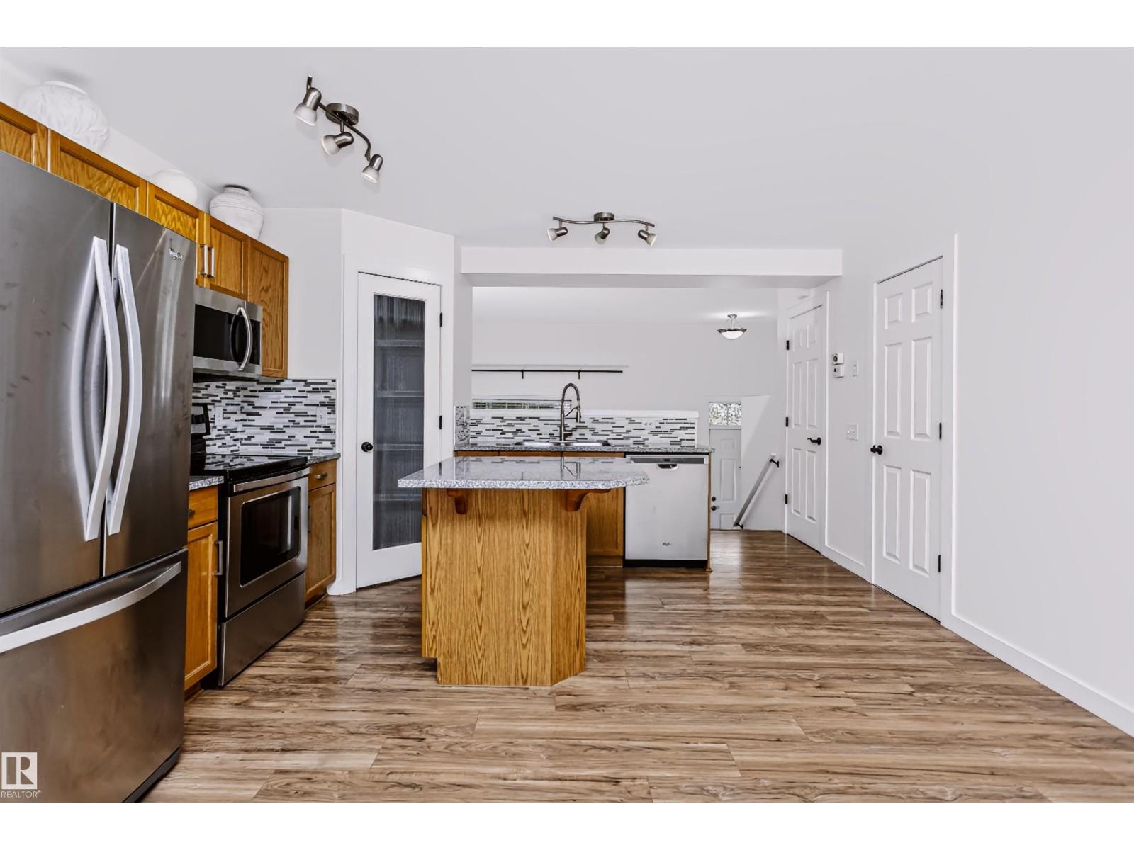 #66 8304 11 AV SW - 15