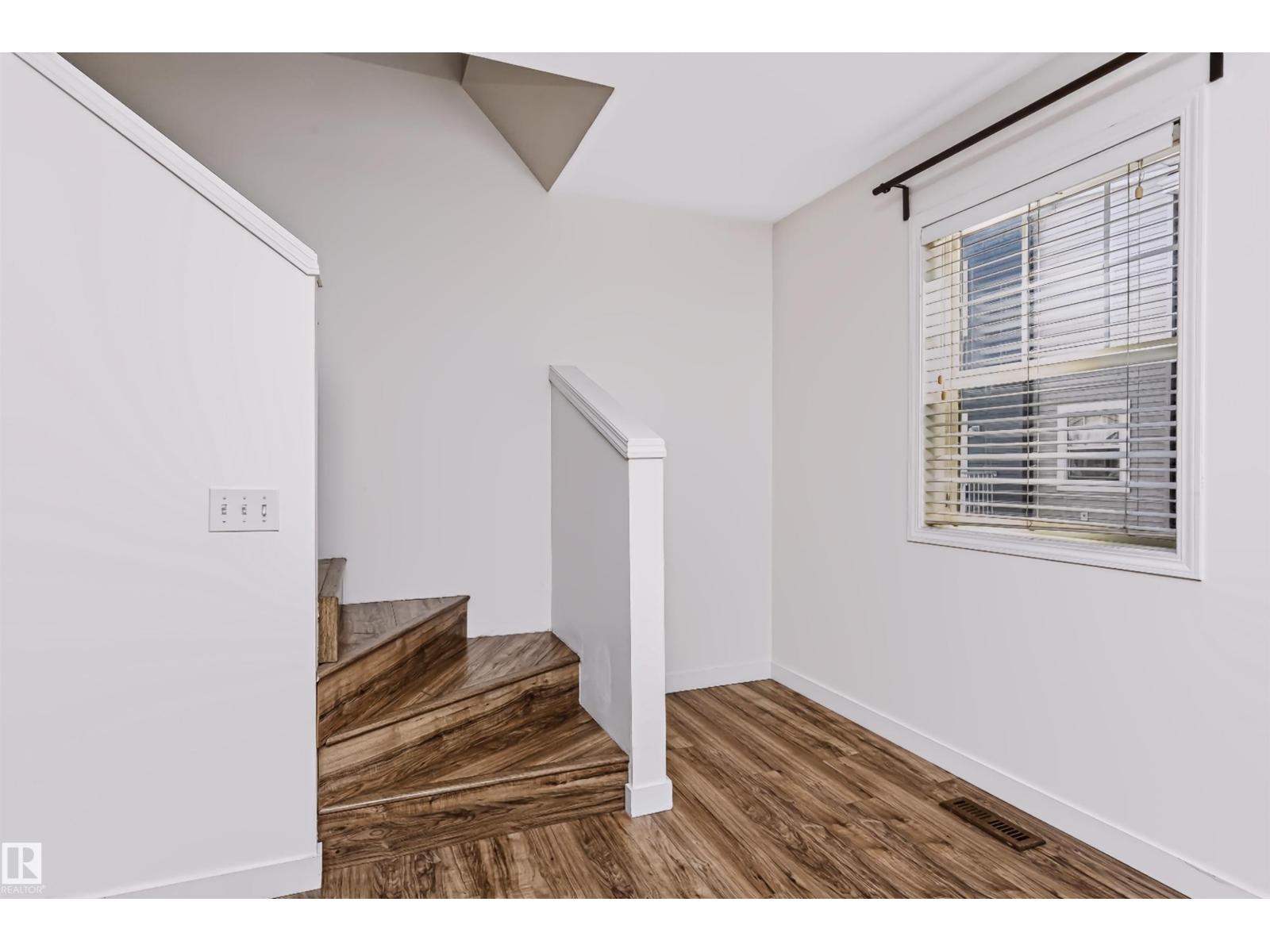 #66 8304 11 AV SW - 26