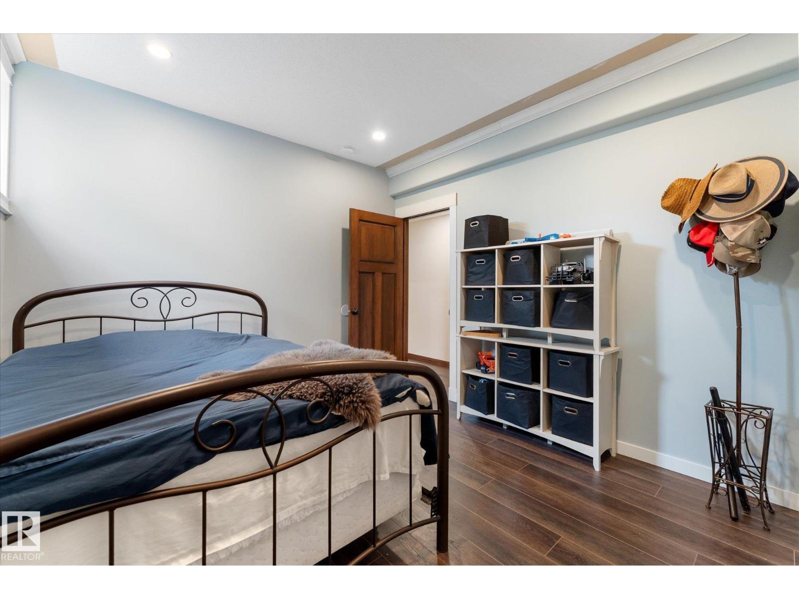 8704 165 AV NW - 46