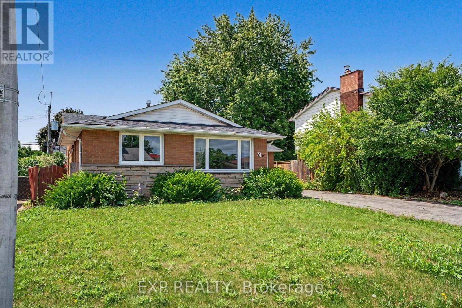 31 DARLINGTON DRIVE - 3