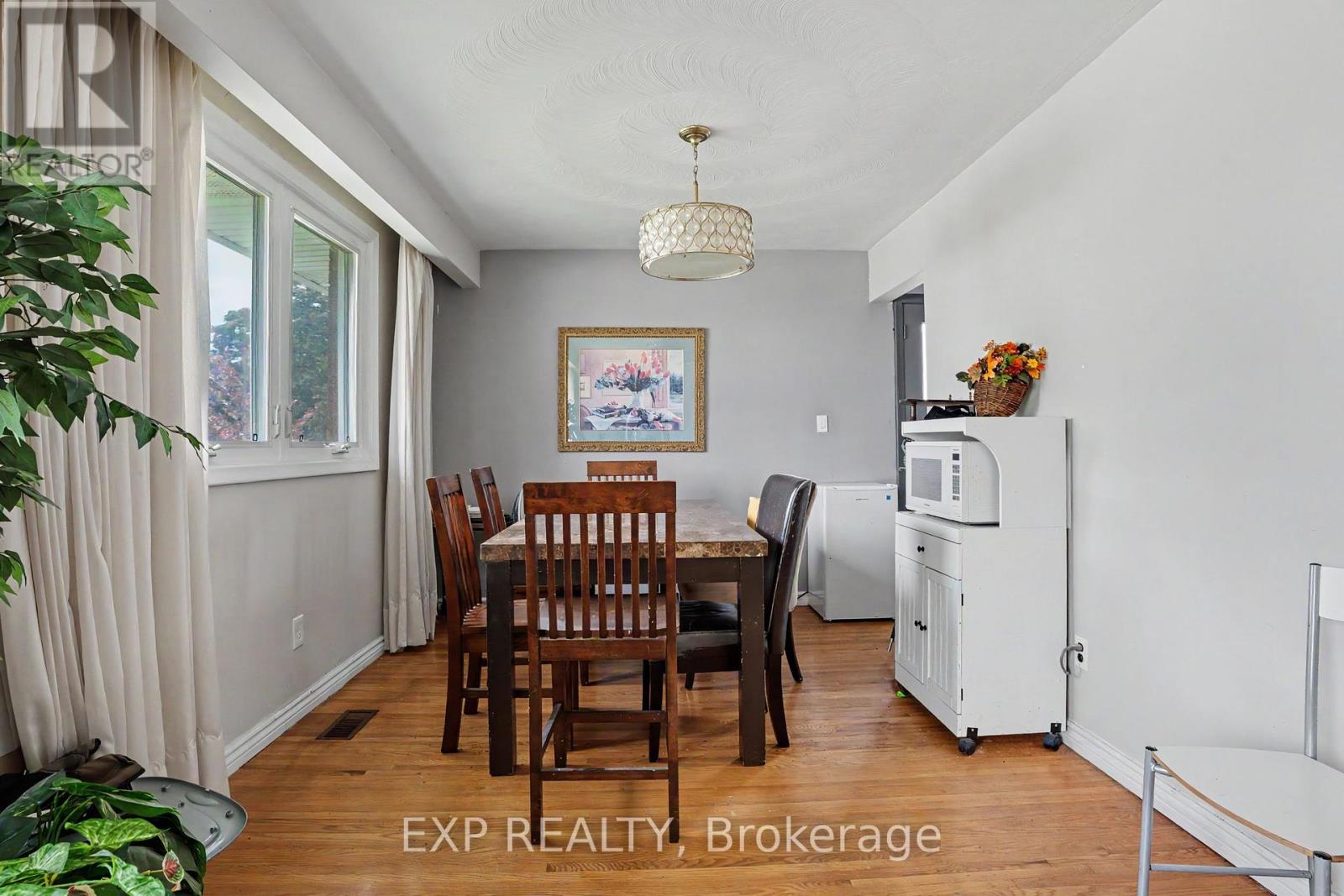 31 DARLINGTON DRIVE - 8