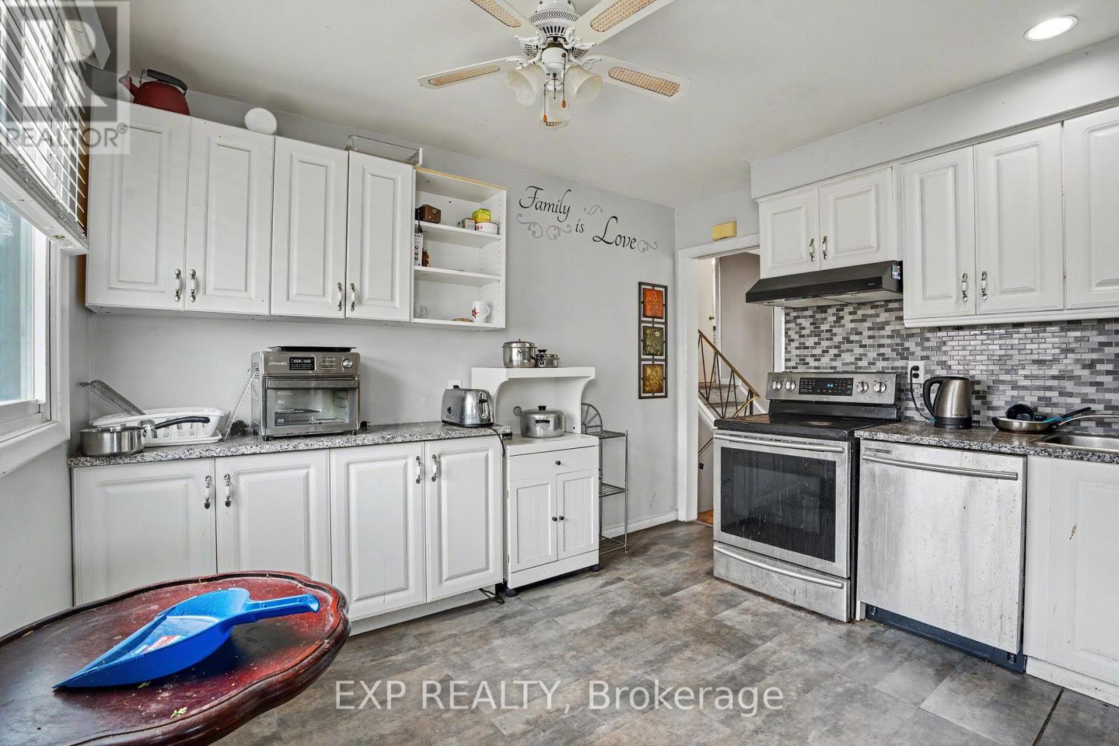 31 DARLINGTON DRIVE - 9
