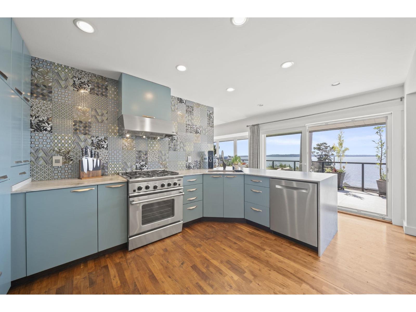 14380 SUNSET DRIVE, White Rock