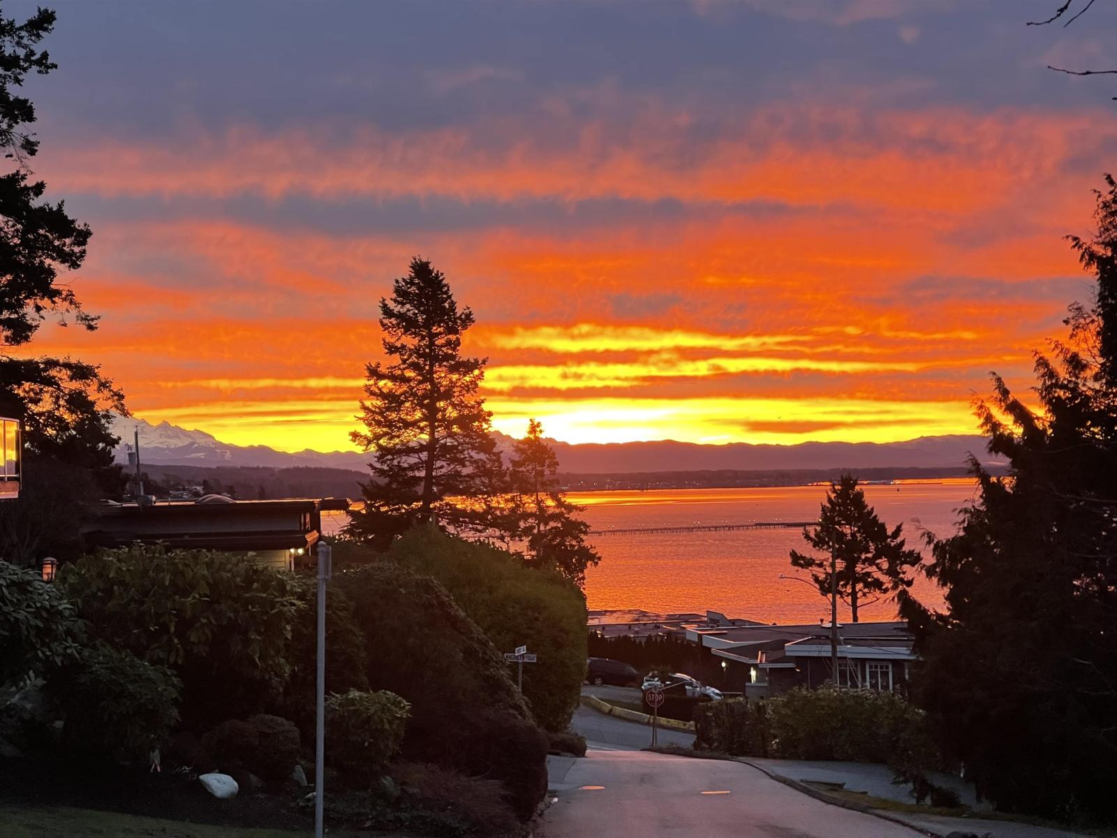 14380 SUNSET DRIVE, White Rock
