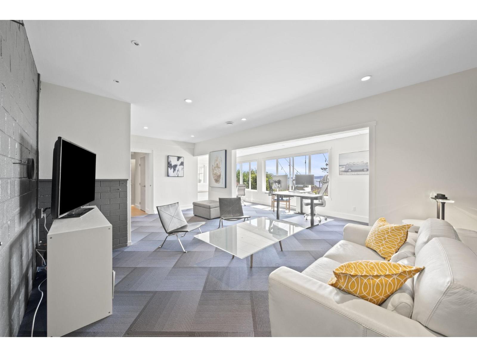 14380 SUNSET DRIVE, White Rock