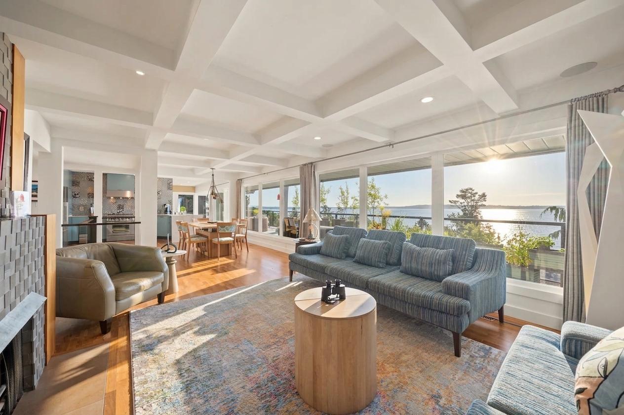 14380 SUNSET DRIVE, White Rock