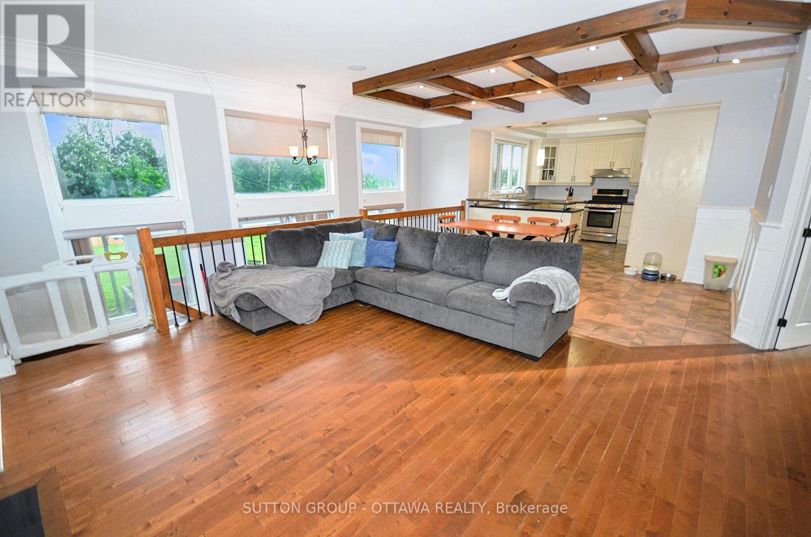 588 RUSSELL ROAD - Image 4
