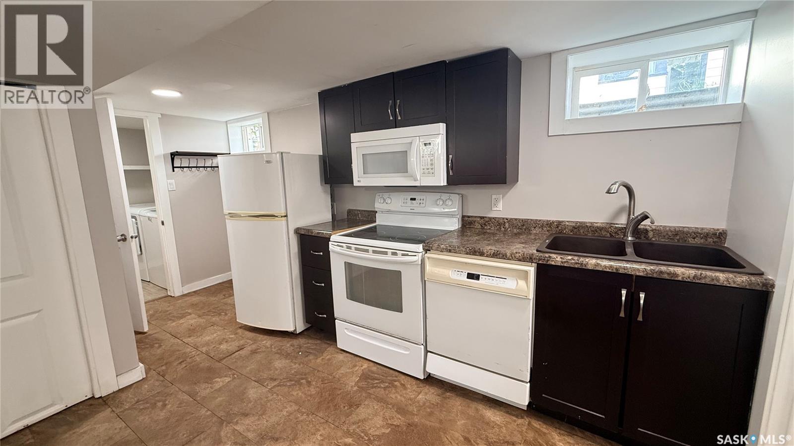 1537 Second STREET - 26