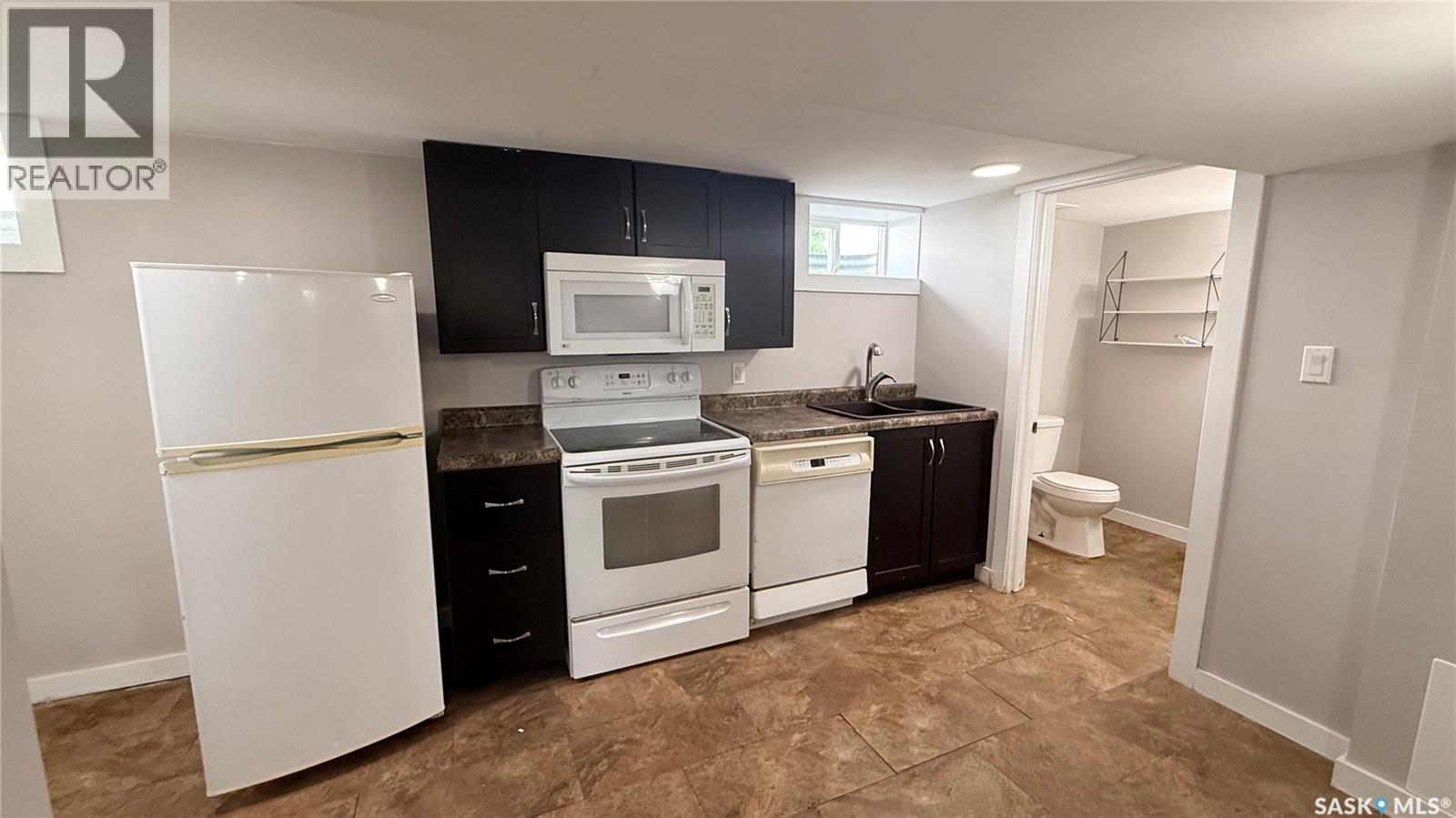1537 Second STREET - 25