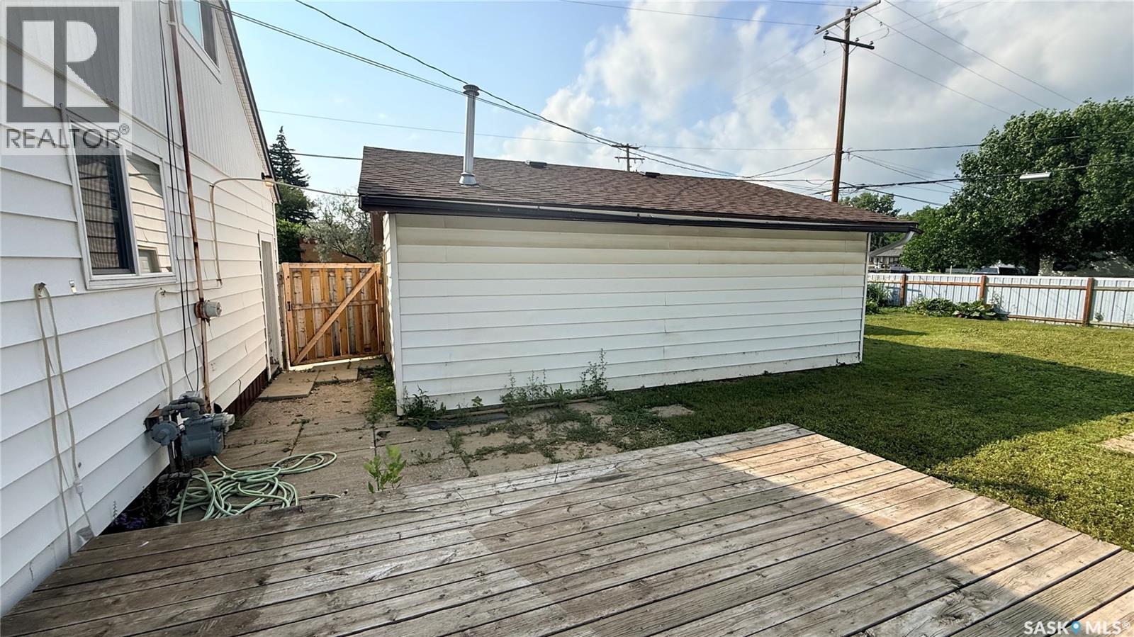 1537 Second STREET - 34