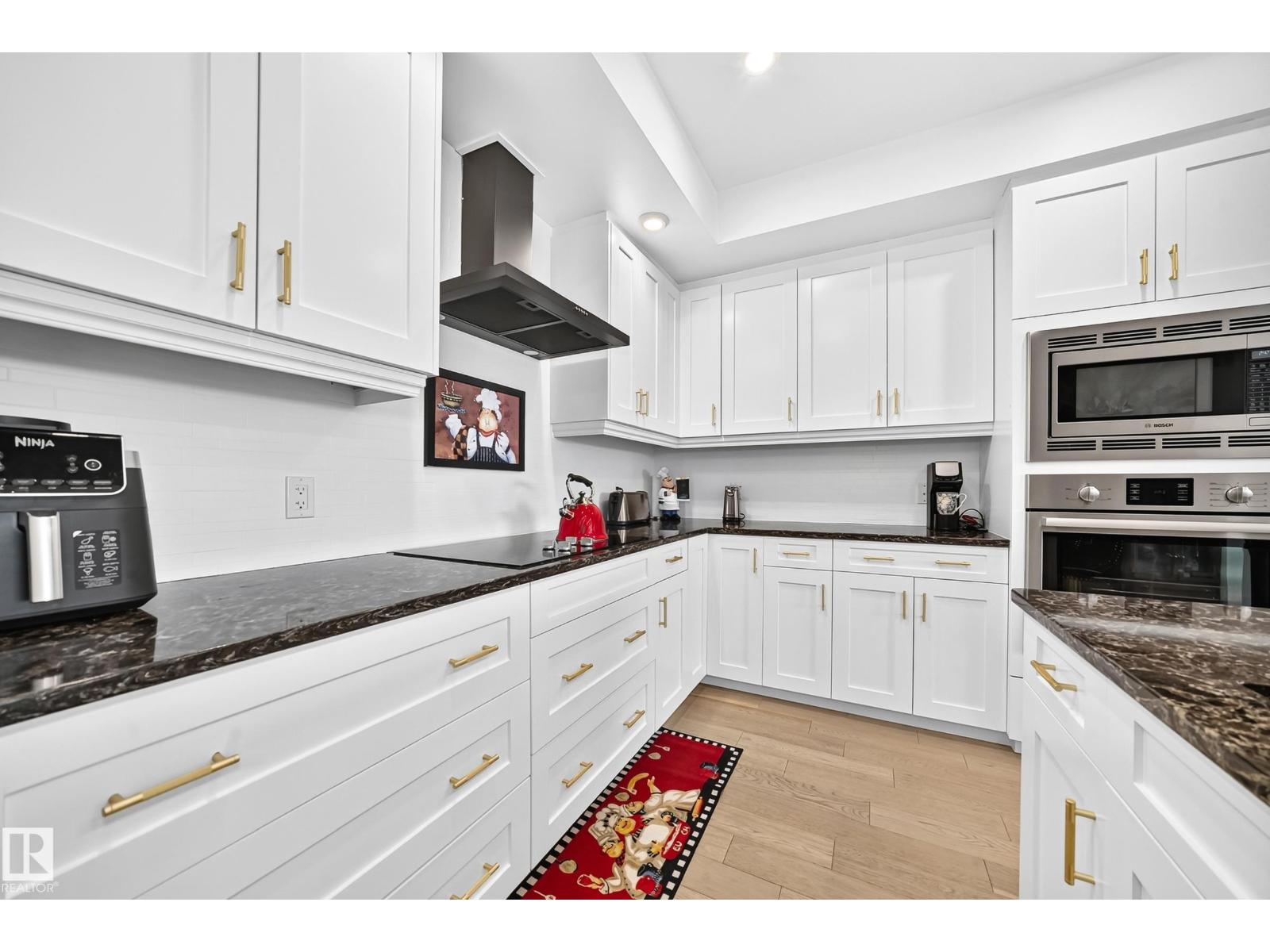 #507 200 BELLEROSE DR - 12