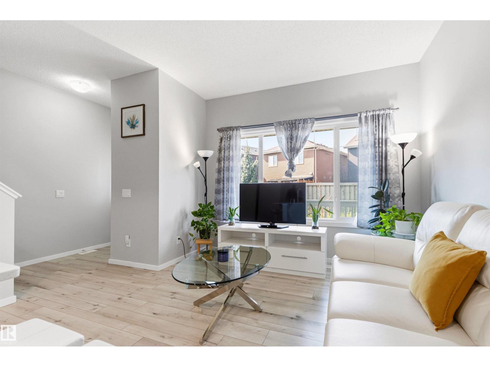 #45 6004 ROSENTHAL WY NW - 23