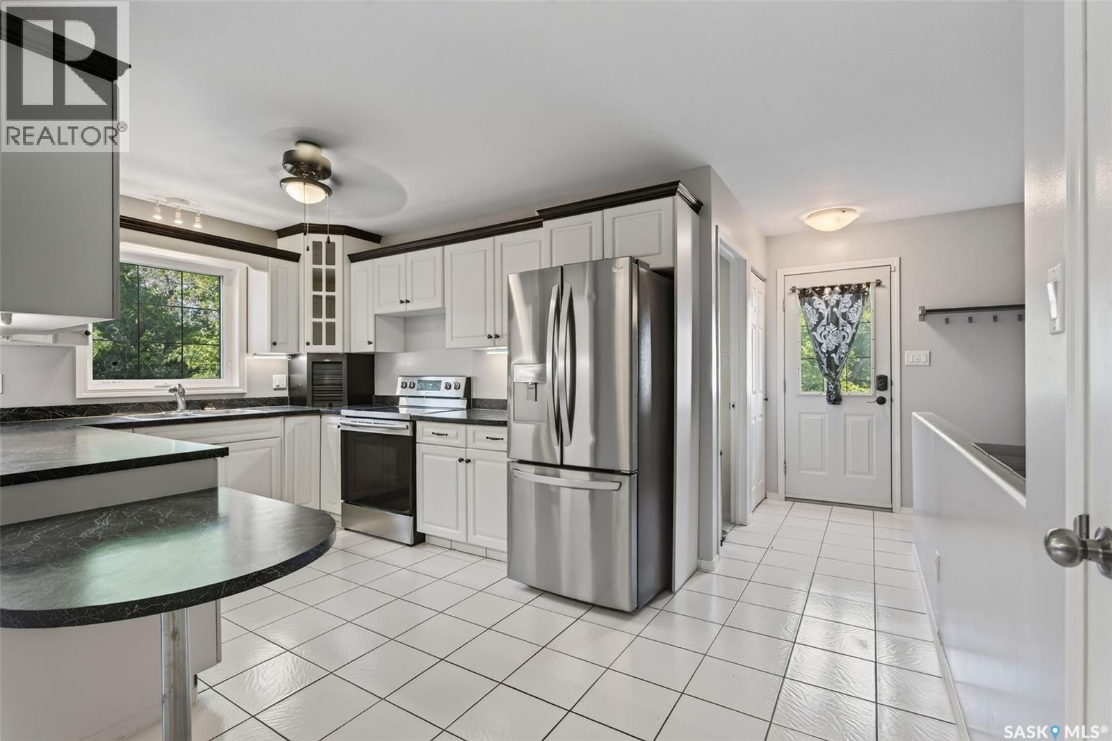 109 1st AVENUE E - 12