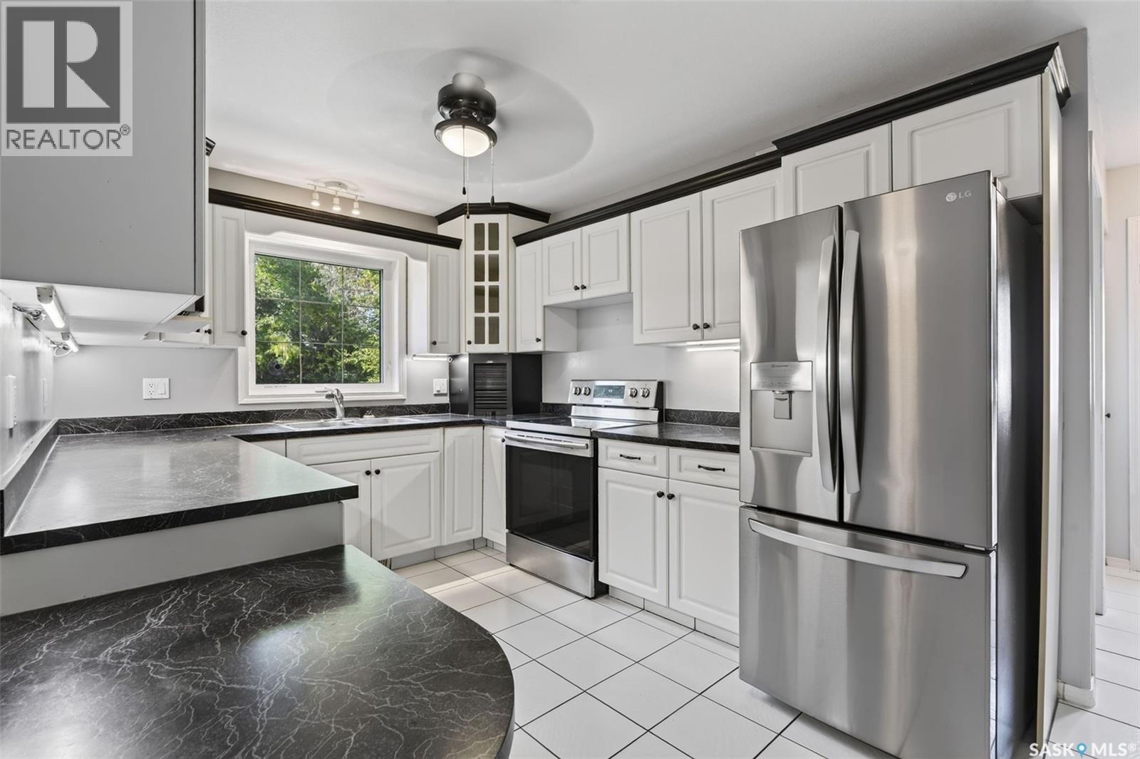 109 1st AVENUE E - 13