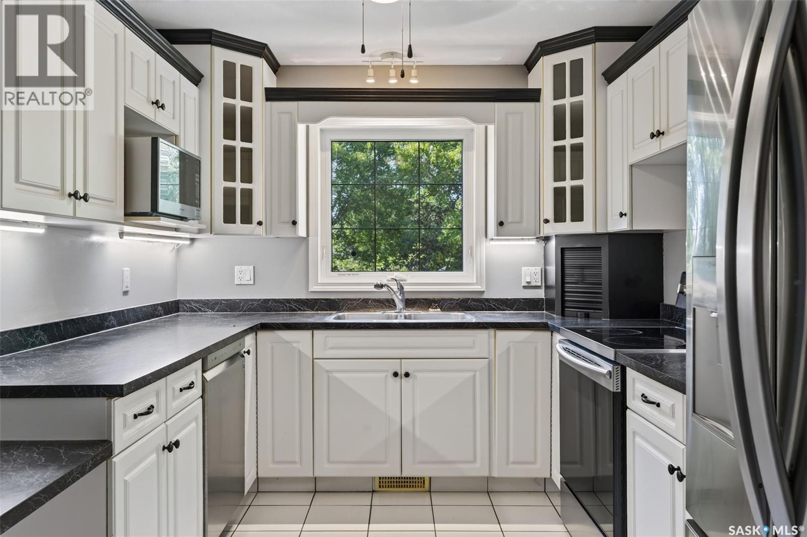 109 1st AVENUE E - 15