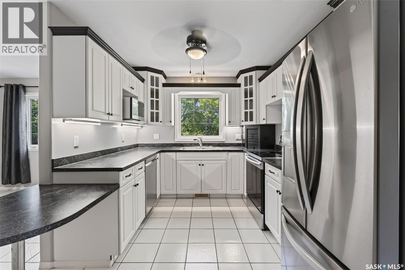 109 1st AVENUE E - 16
