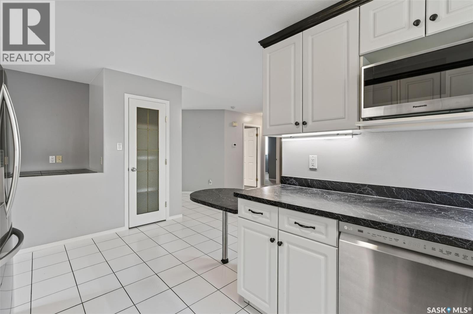 109 1st AVENUE E - 17
