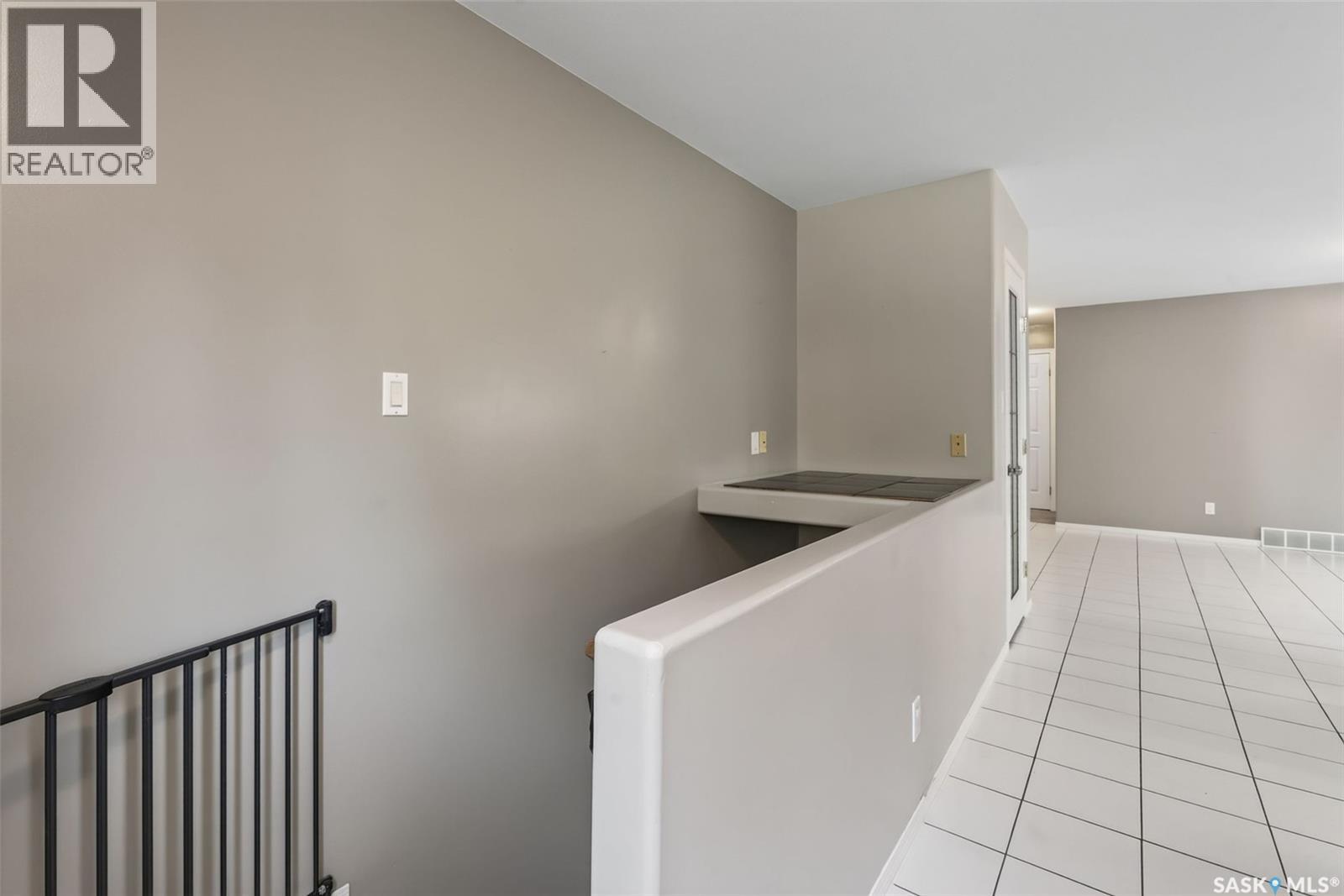 109 1st AVENUE E - 18