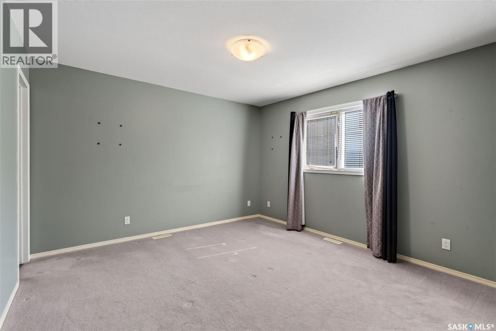 109 1st AVENUE E - 23