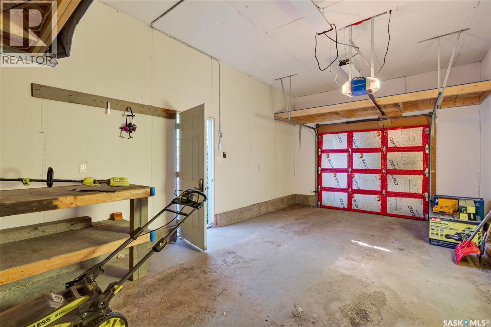 109 1st AVENUE E - 38