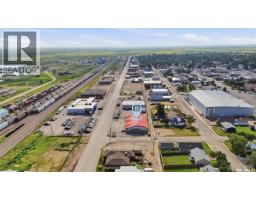 229 1st Avenue W, Assiniboia, SK S0H0B0 Photo 29