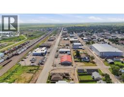 229 1st Avenue W, Assiniboia, SK S0H0B0 Photo 30