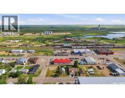 229 1st Avenue W, Assiniboia, SK S0H0B0 Photo 32