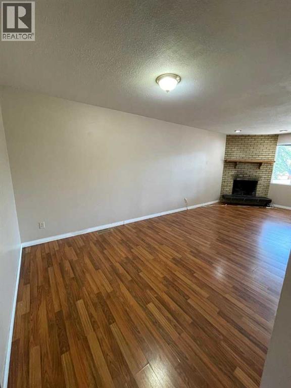 4222 40 Avenue NW, Varsity, Calgary photo 2