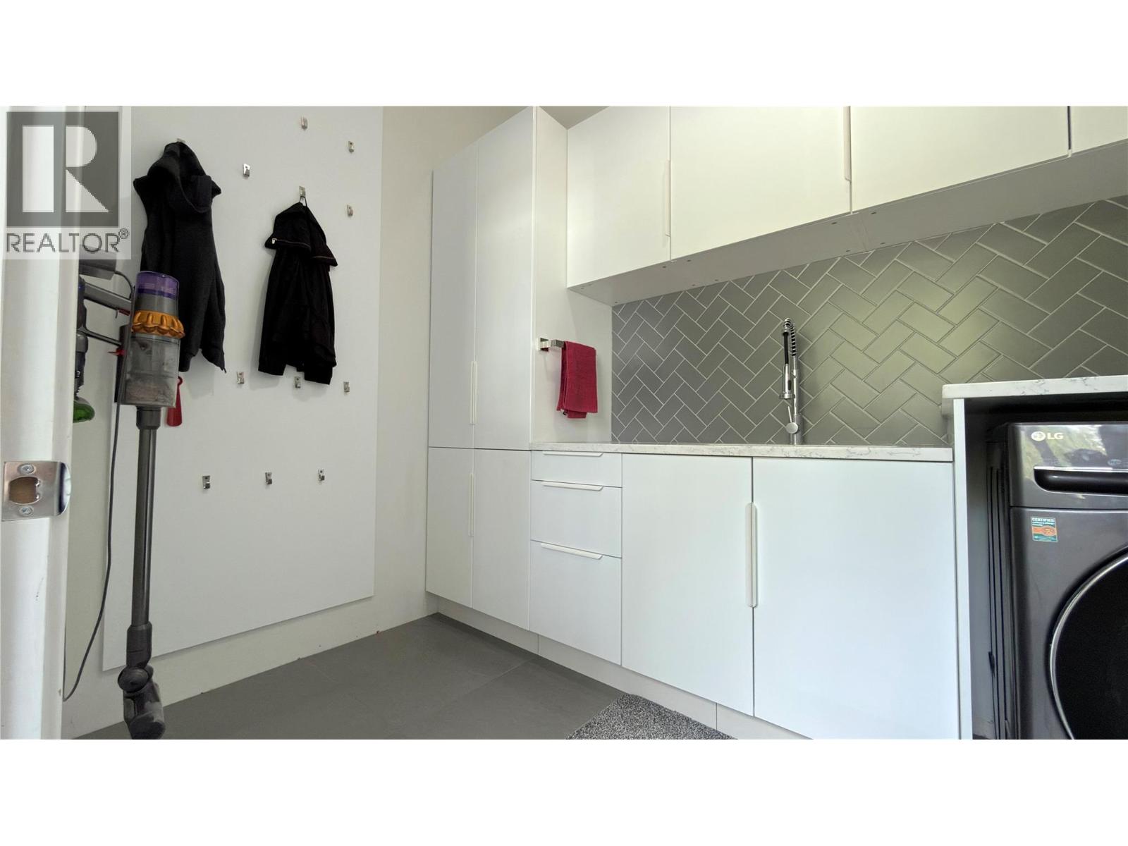 155 Caitlin Road - 30