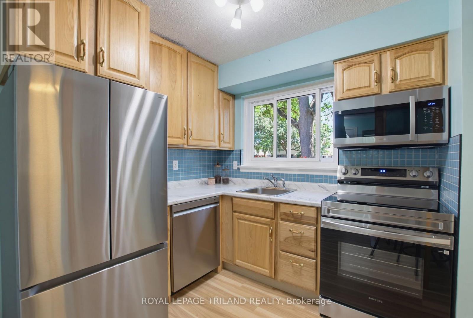 #45 825 DUNDALK DRIVE - 13