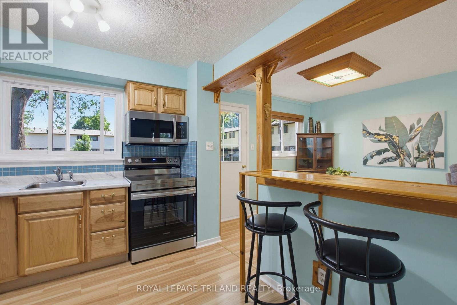 #45 825 DUNDALK DRIVE - 14