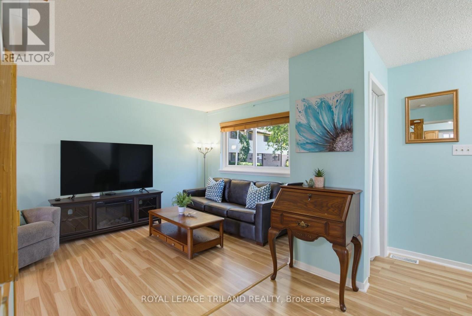 #45 825 DUNDALK DRIVE - 6