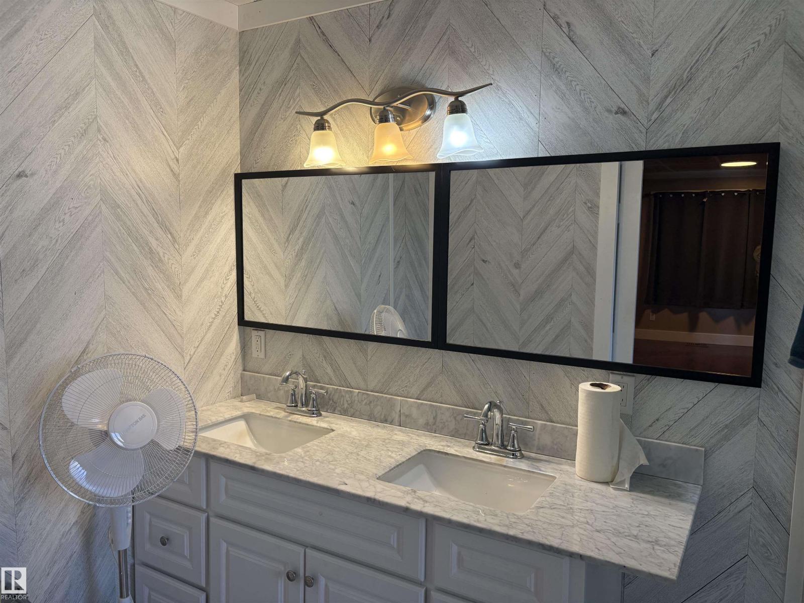 4620 Maria DR - 24