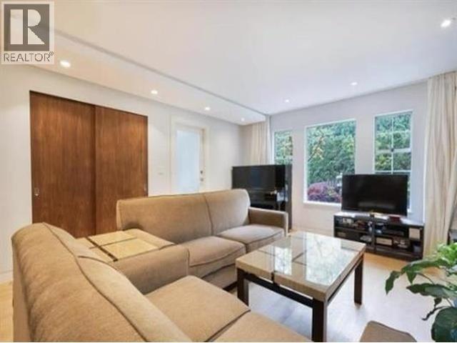 Ground Floor 4533 W 16TH AVE, Vancouver