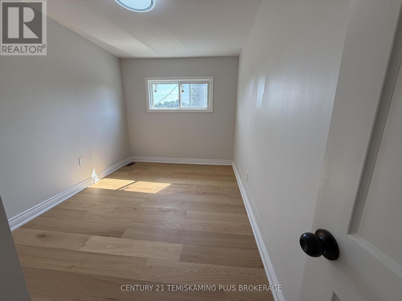 3 BROWN AVENUE - Image 11