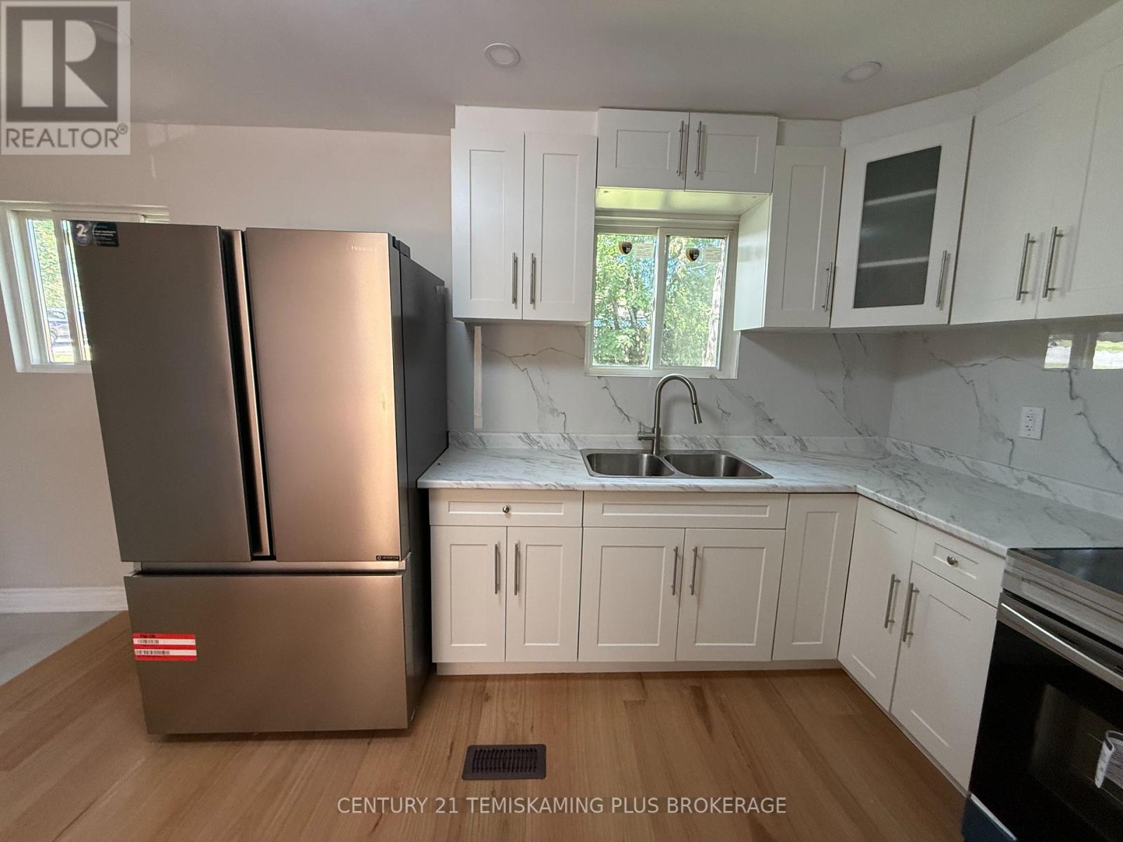 3 BROWN AVENUE - Image 3