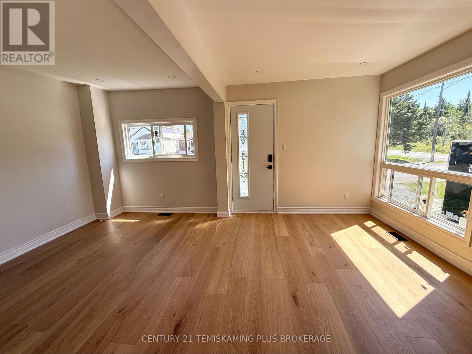 3 BROWN AVENUE - Image 6