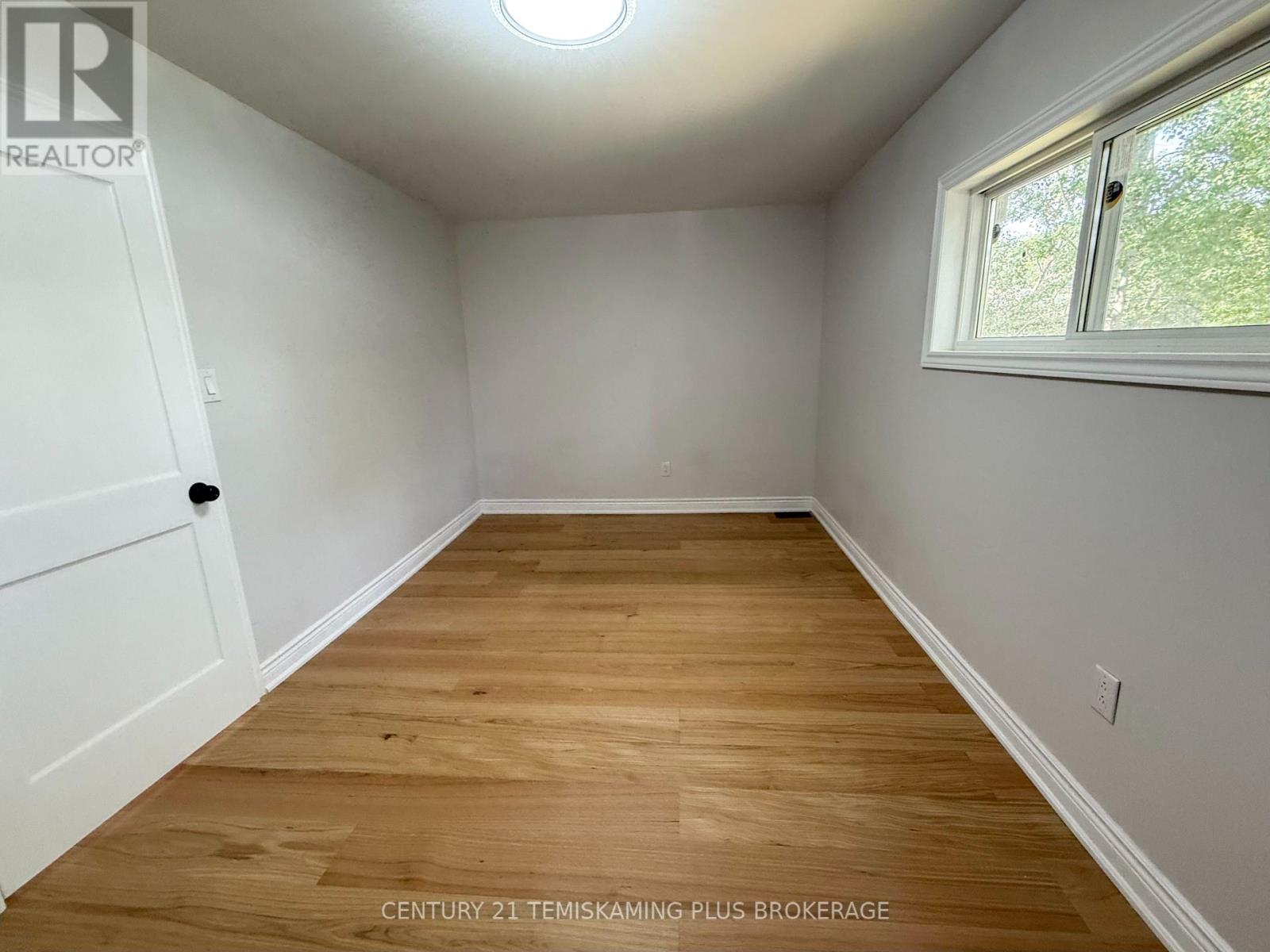 3 BROWN AVENUE - Image 9
