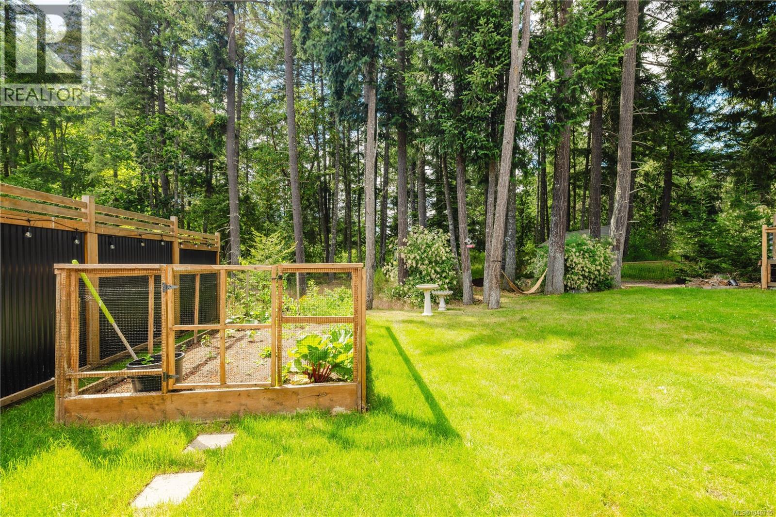 1572 Nimpkish Pl - 56