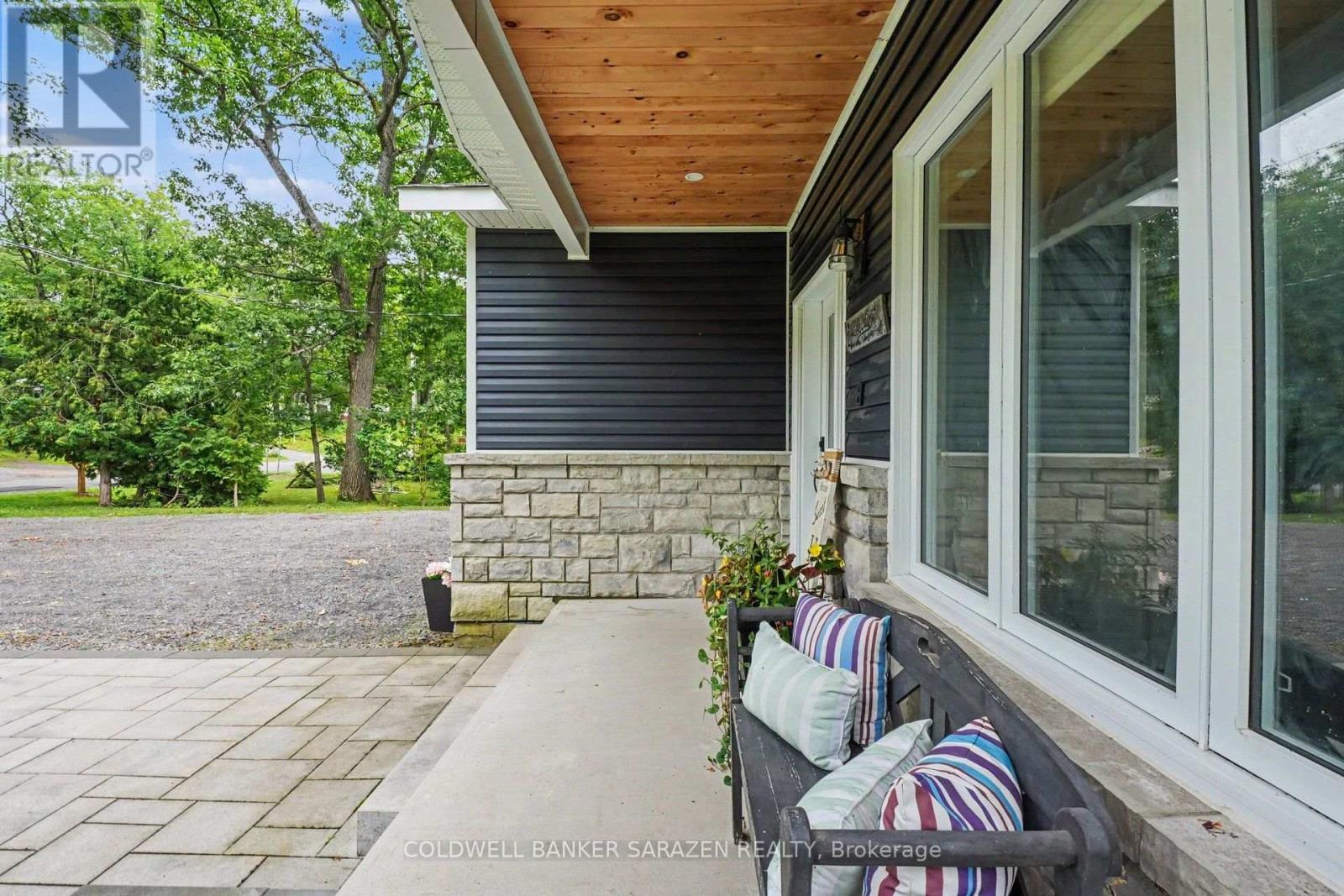 1046 BAYVIEW DRIVE W - 36