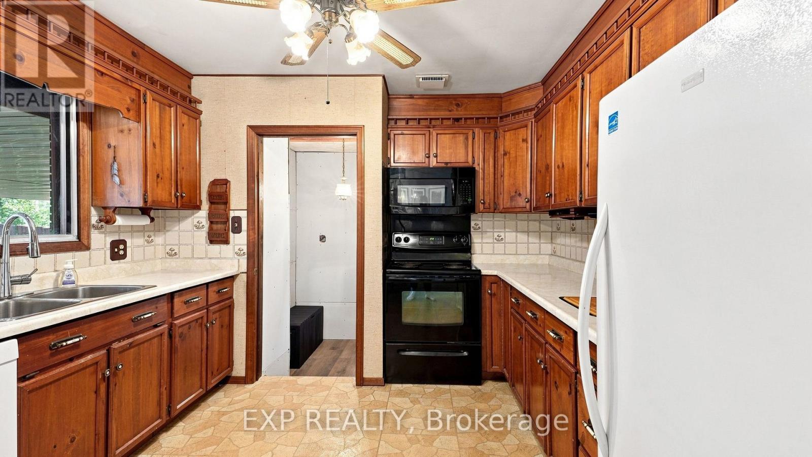 134 WELLINGTON STREET - Image 13