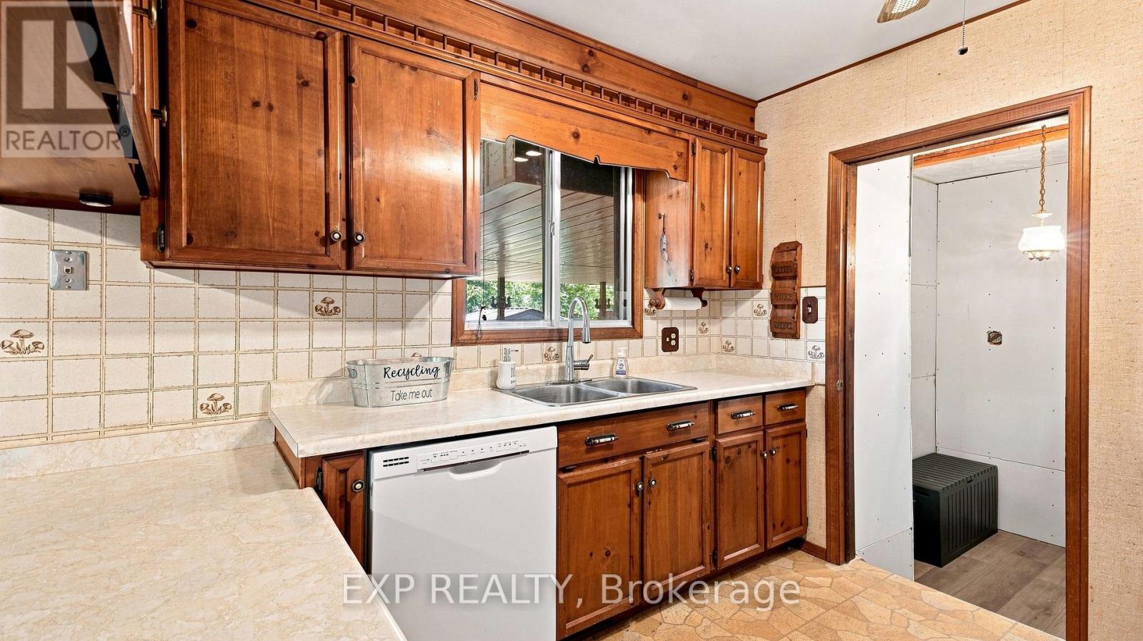 134 WELLINGTON STREET - Image 14
