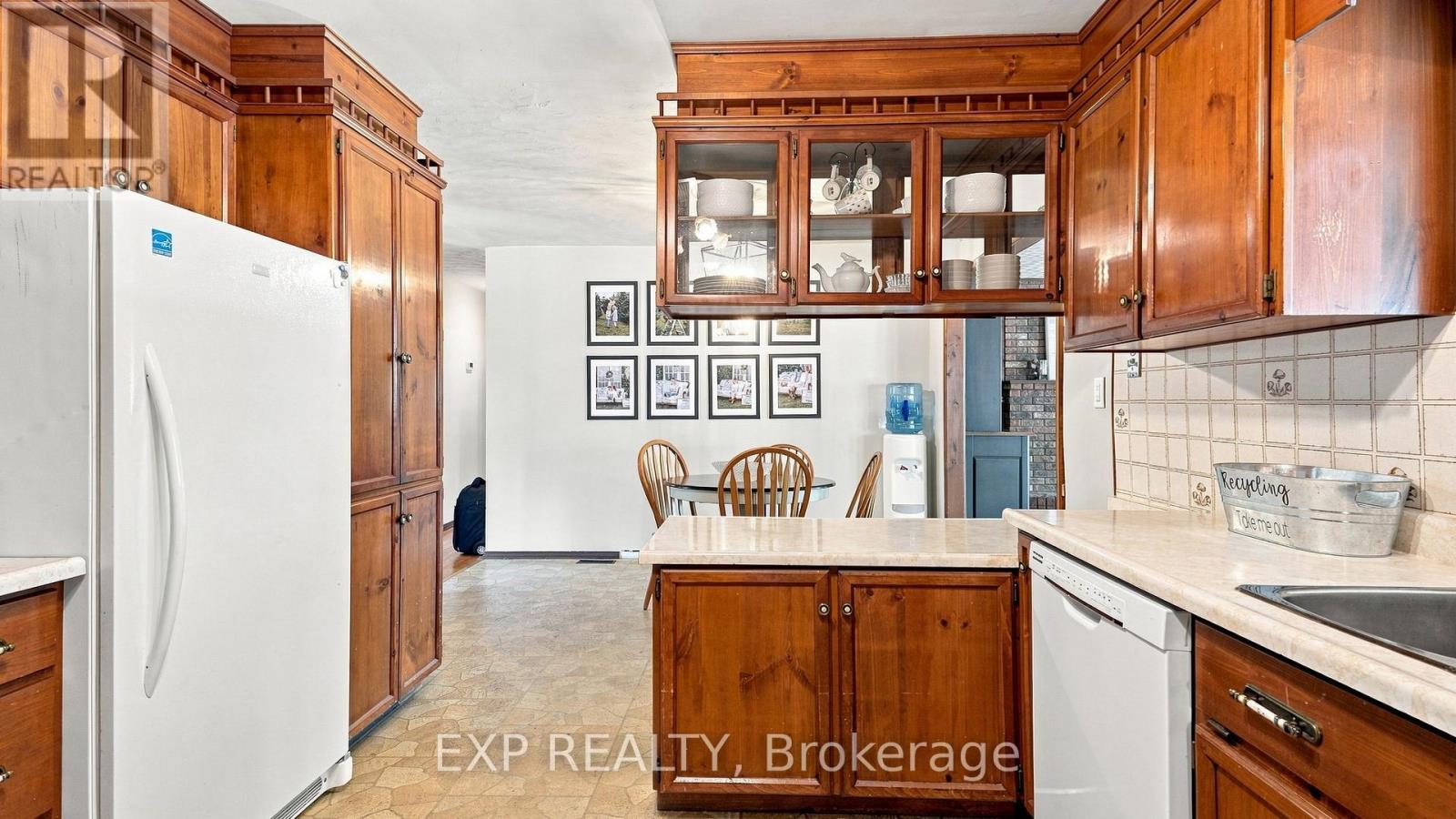 134 WELLINGTON STREET - Image 16
