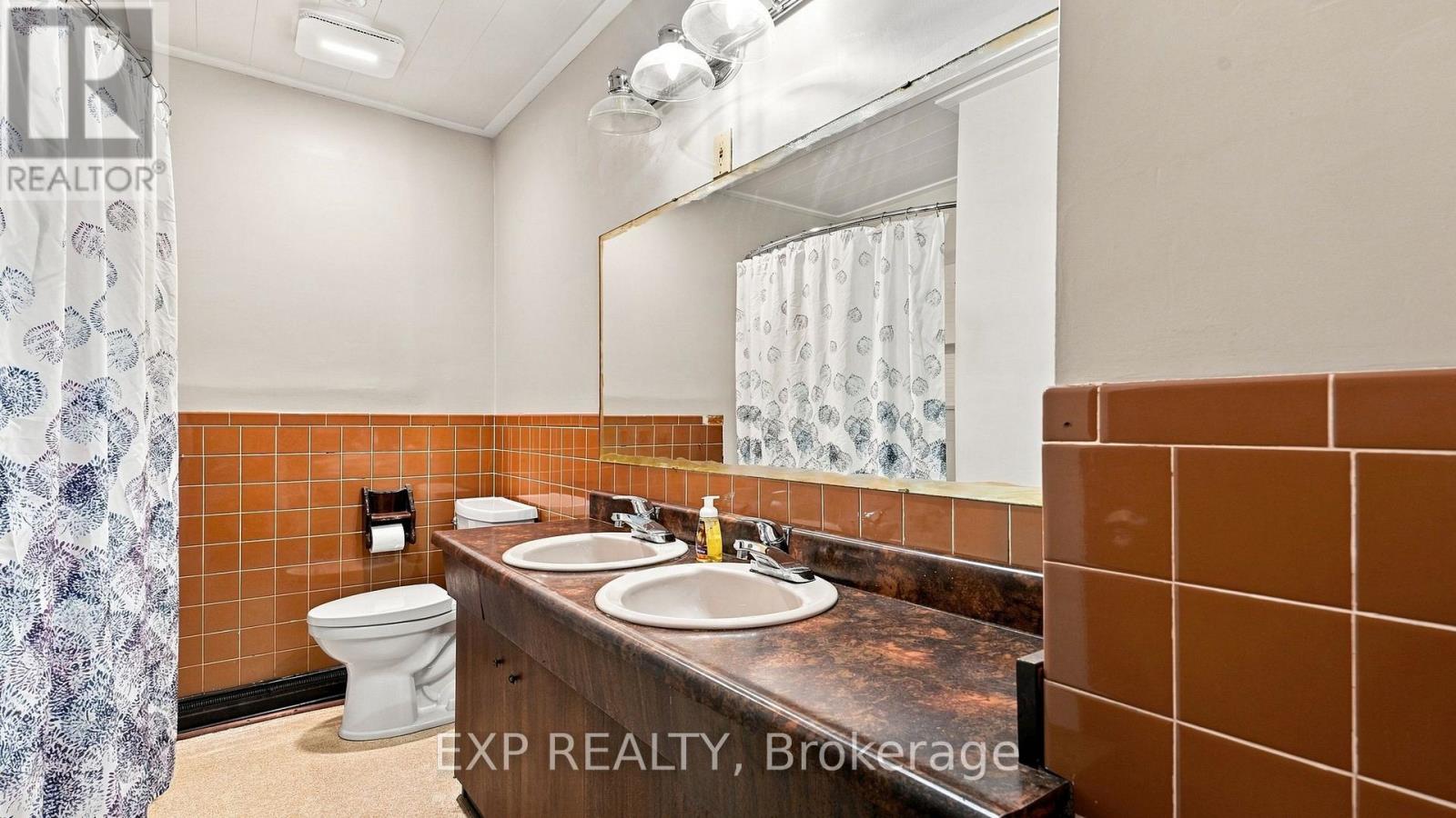134 WELLINGTON STREET - Image 24