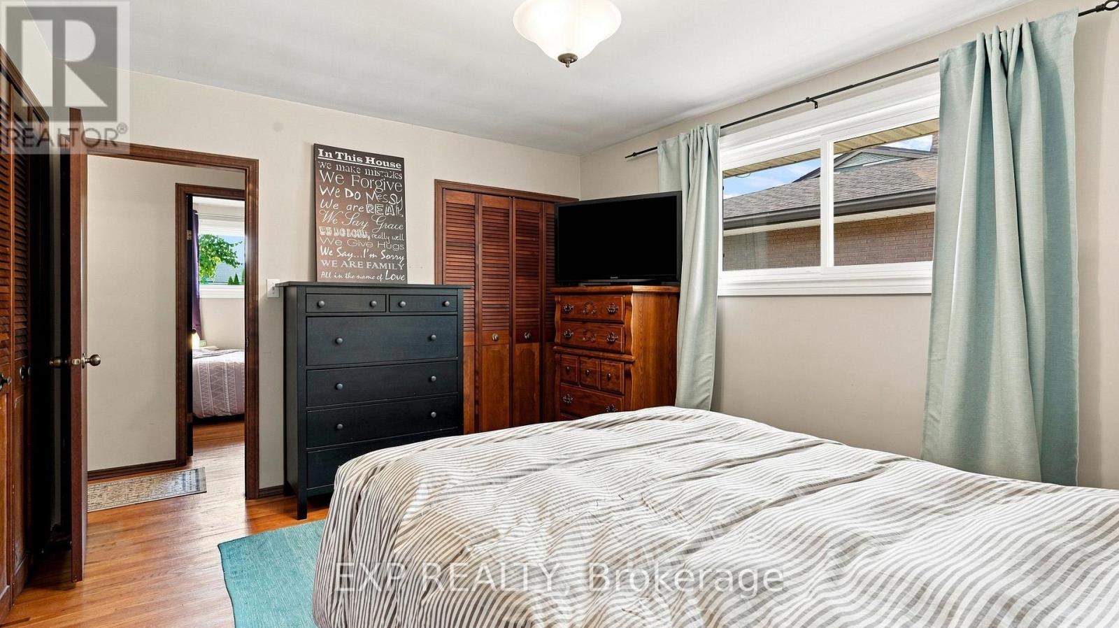 134 WELLINGTON STREET - Image 25