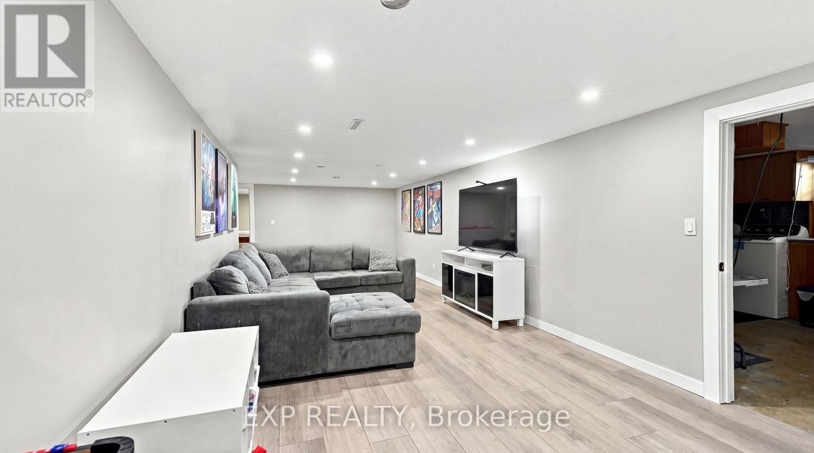 134 WELLINGTON STREET - Image 31