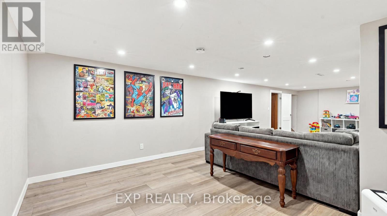 134 WELLINGTON STREET - Image 33