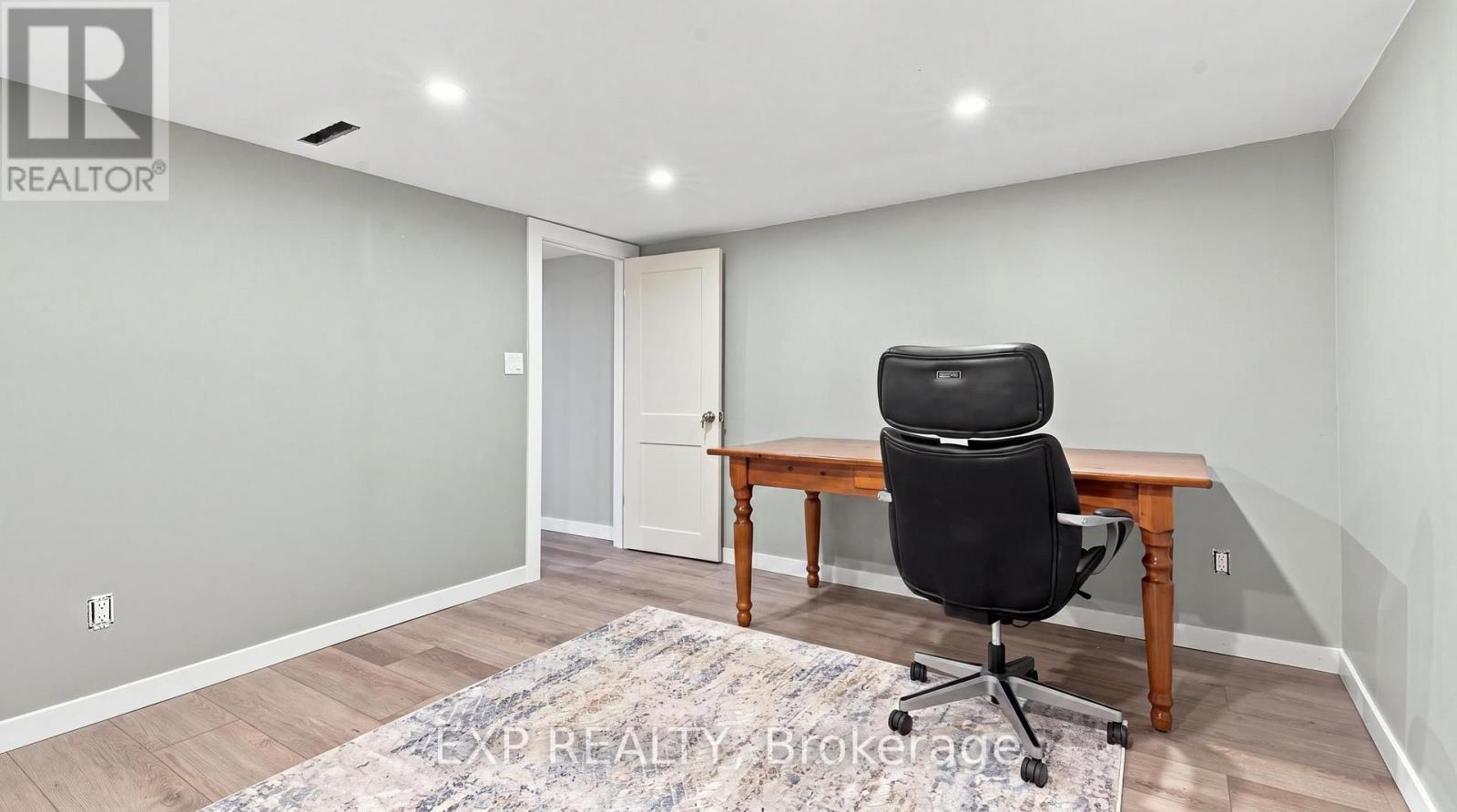 134 WELLINGTON STREET - Image 36